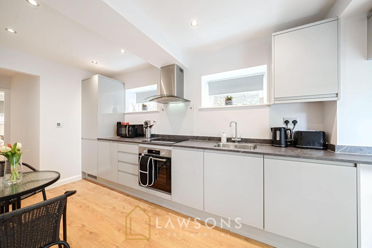 Stylish Living By Lawsons - 3 En Suites Windsor Extérieur photo