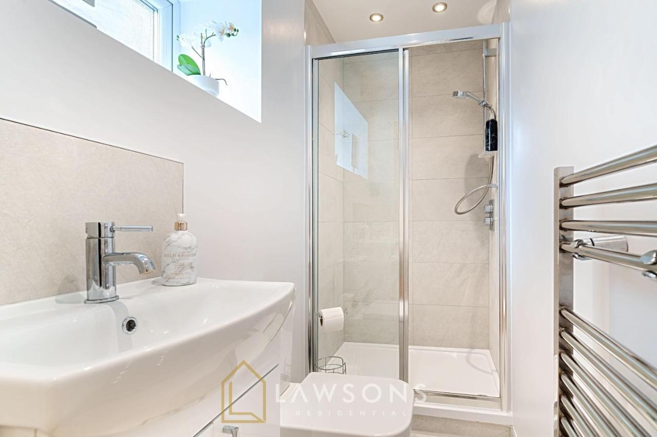 Stylish Living By Lawsons - 3 En Suites Windsor Extérieur photo